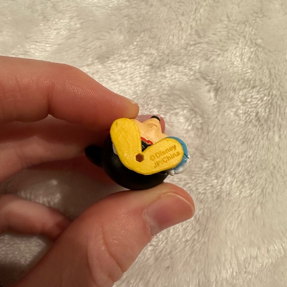 Disney Doorables Let's Go! - Tropical Getaway MINNIE MOUSE - Picture 3 of 4